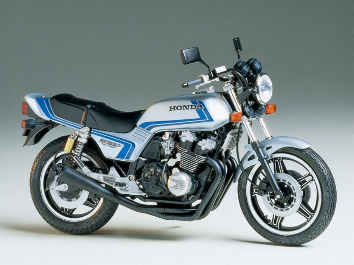 Honda CB750F Custom Tuned (1:12 Scale)