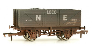 #P# 7 Plank Wagon NE Loco Coal Weathered