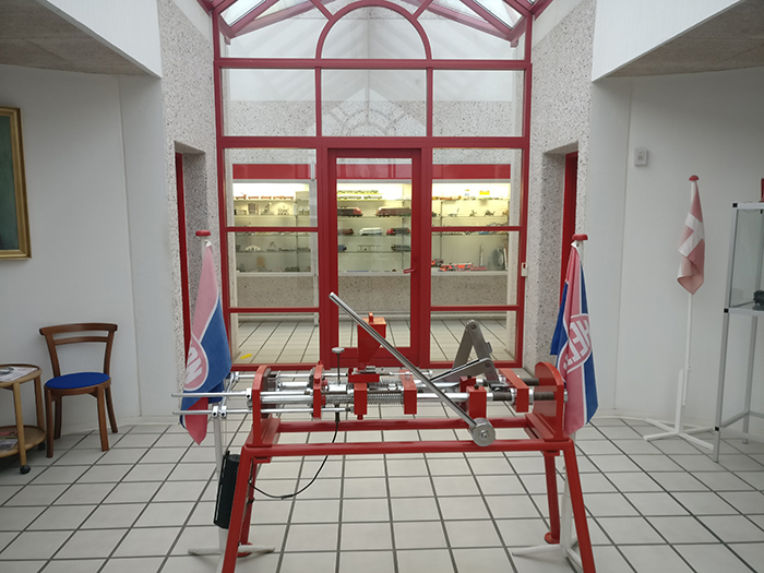 Heljan Moulding Machine
