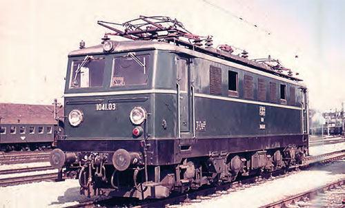 Rh1041 Locomotive image 02.