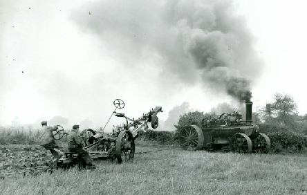 Ploughing Engine 03.