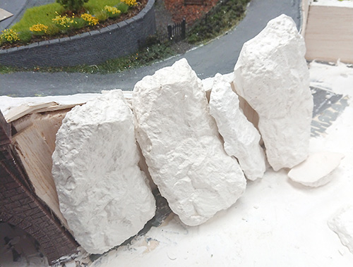 Dry rock shaped casts in situ. Dry rock shaped casts in situ.