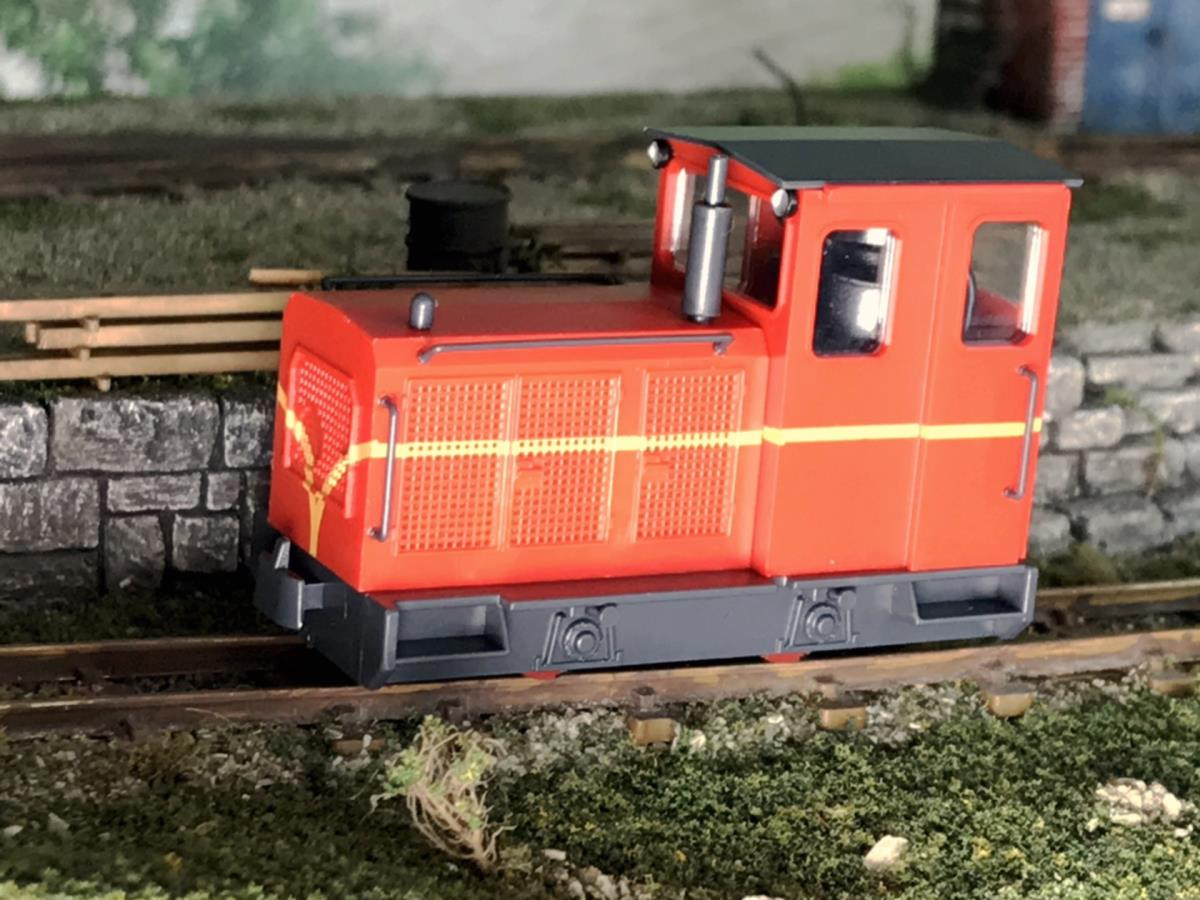 Schoma Diesel Locomotive Red