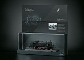 *Presentation Display Case for BR75 Locomotive