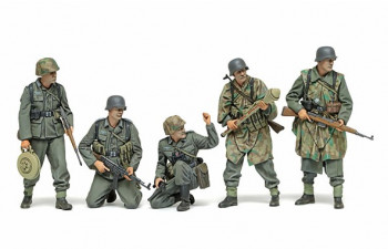 *German Infantry Late WWII (1:35 Scale)