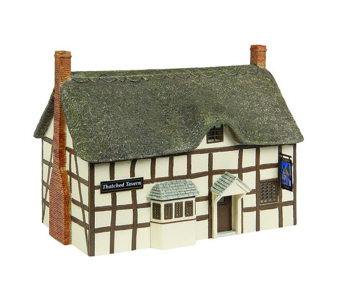 Scenecraft Thatched Tavern Brown/Cream (Pre-Built)