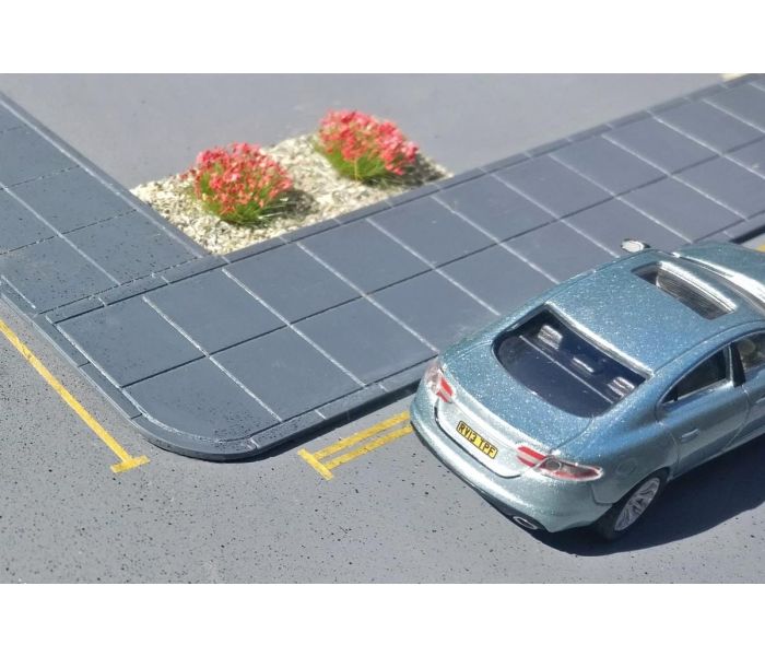 Embossed Pavement Set OO Scale (6 x Ends/6 x Straights)