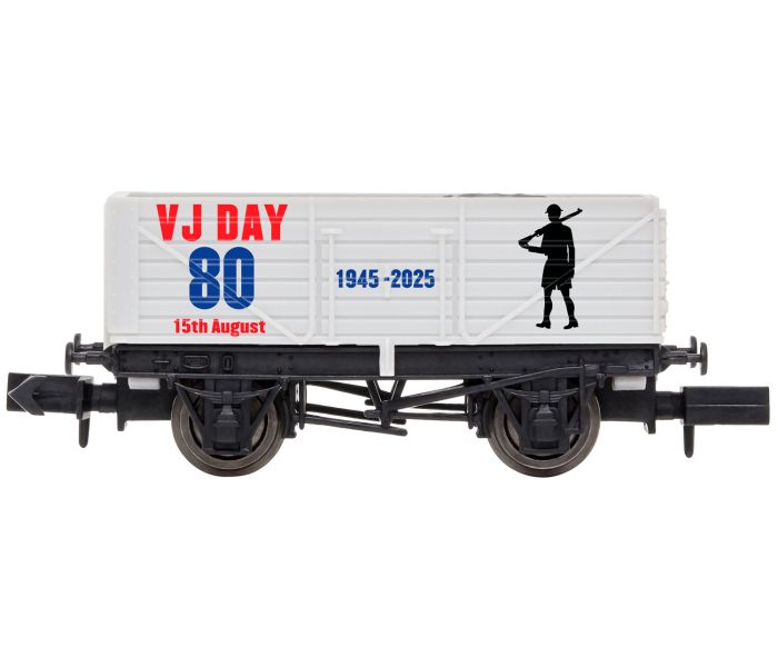 7 Plank Wagon VJ Day 80th Anniversary Army Weathered