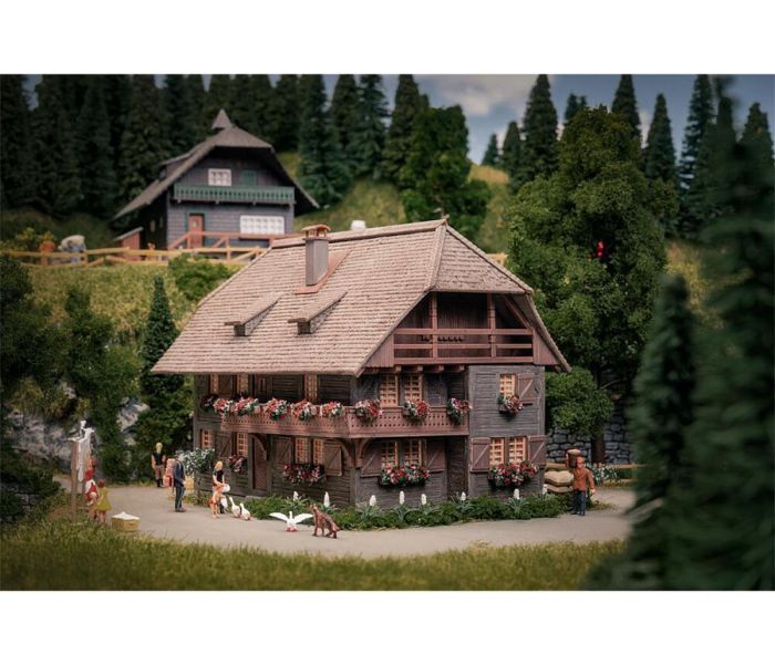 Clockmaker's House w/Figure Anniversary Kit I