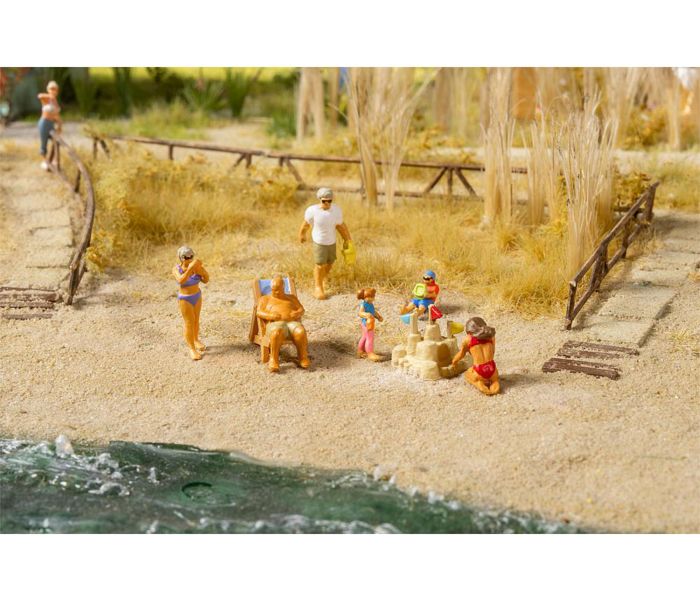 At the Beach (6) Figure Set