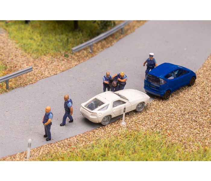 Police Officers (5) & Suspect Figure Set