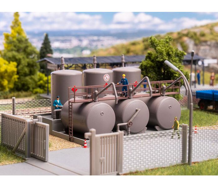 Tank Farm Model of the Month Kit III