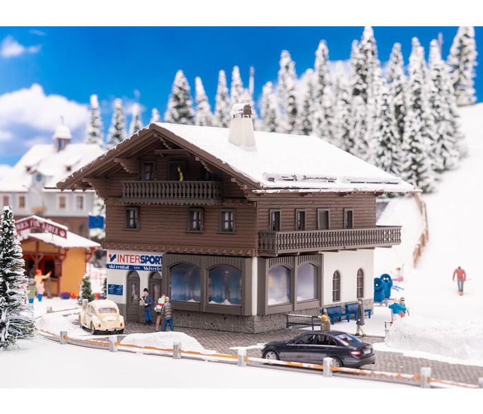 Intersport Ski Shop Model of the Month Kit V