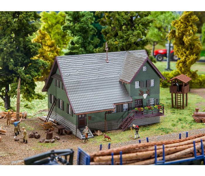 Forester's Lodge Model of the Month Kit I