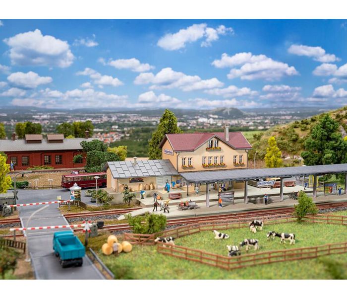 Dennenburg Station Kit Set II