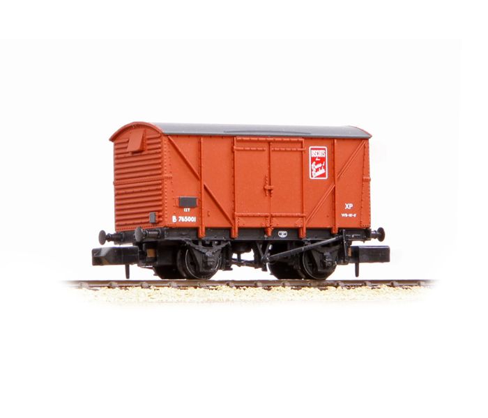 12t Ventilated Van BR Early Bauxite Carrs Biscuits B765001
