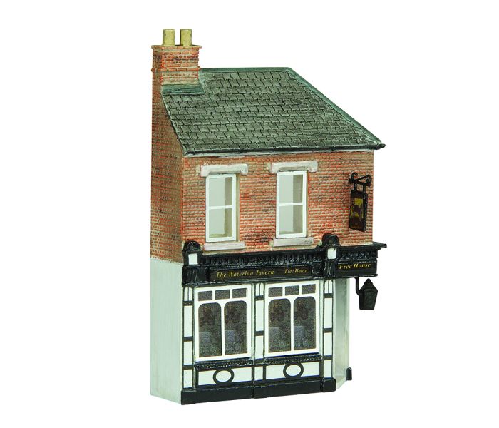 Scenecraft Low Relief Corner Pub (Pre-Built)