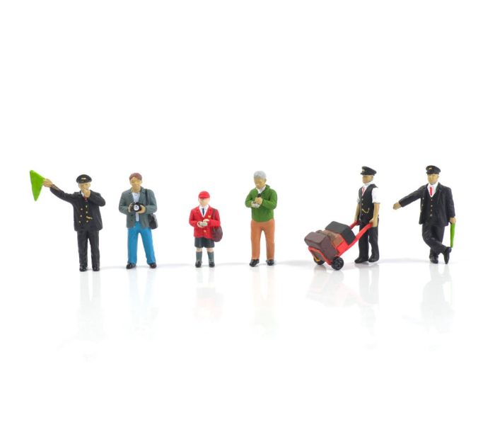 At the Station (6) Figure Set