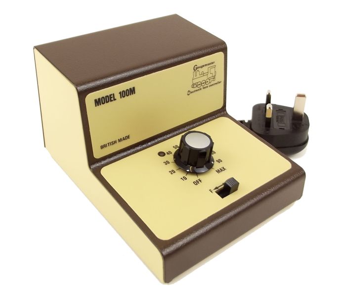 Single Track Cased Controller for O Scale