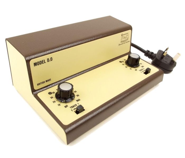 Twin Track Cased Controller for O Scale