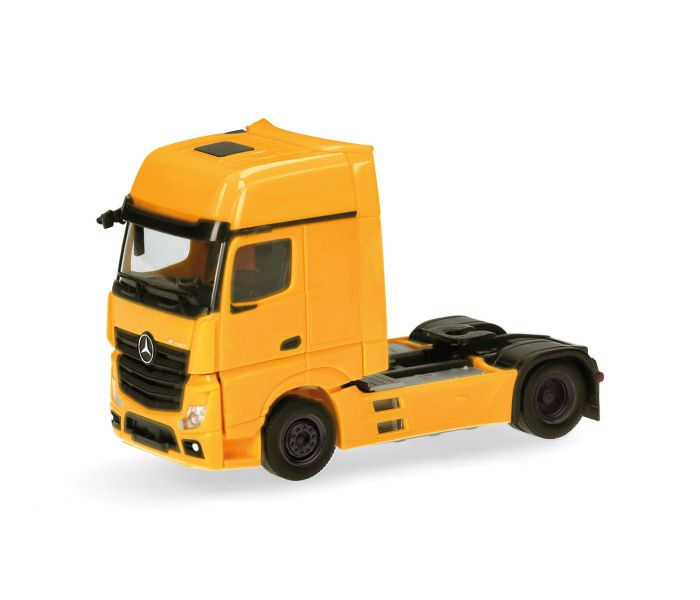 MB Actros L 18 Gigaspace 2 Axle Rigid Tractor Broom Yellow