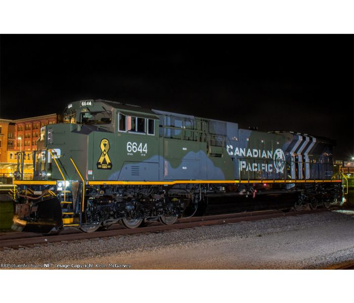 SD70ACU Diesel CP Military Heritage 6644 D-Day(DCC-Sound)