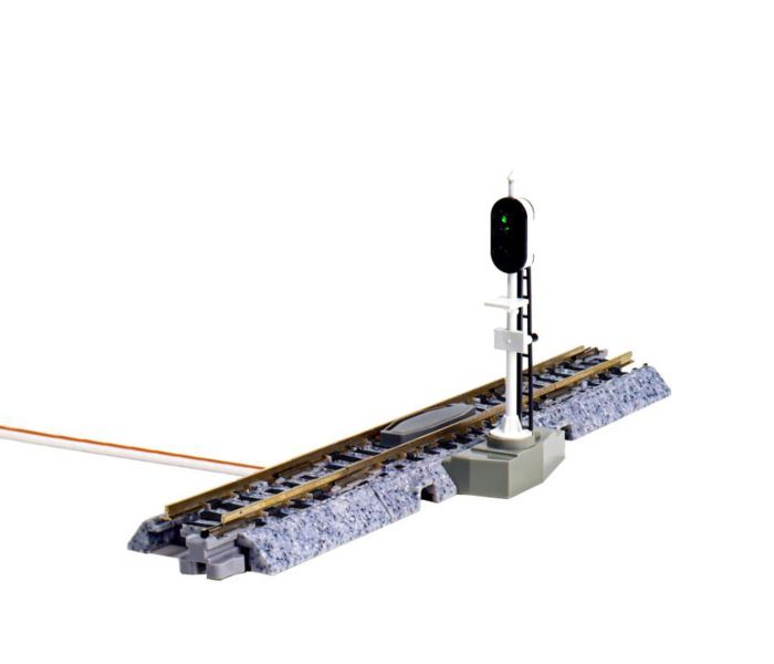 Unitrack Automatic 3 Colour Signal SX RH Straight Track