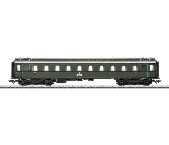 DB D74 Hamburg Altona-Basel C4u 3rd Class Coach III
