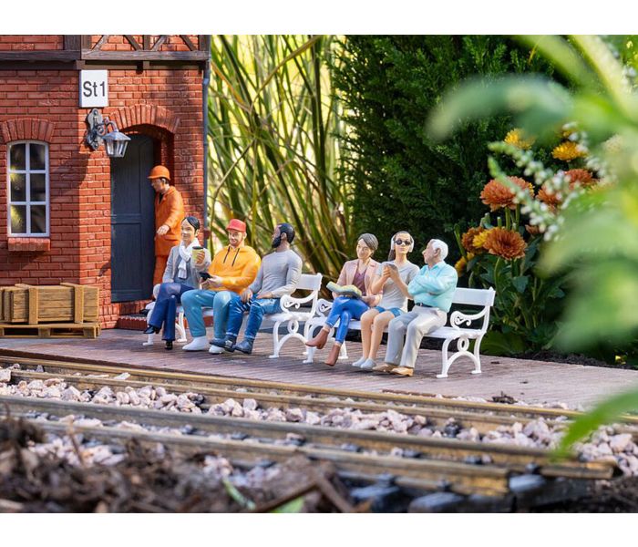Passengers (6) Figure Set