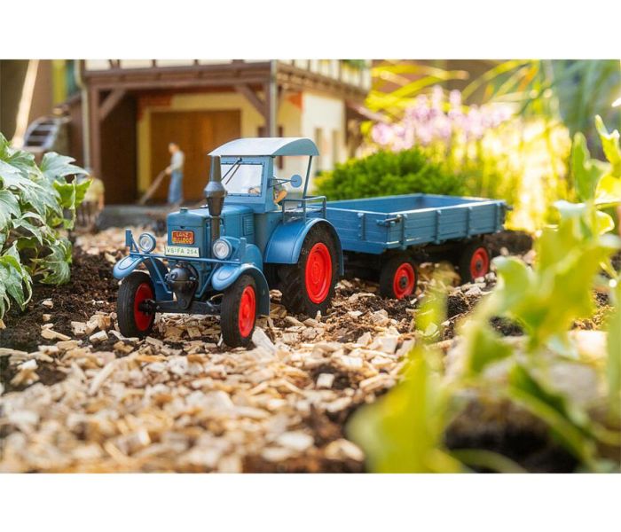 Lanz Bulldog Tractor with Trailer Kit