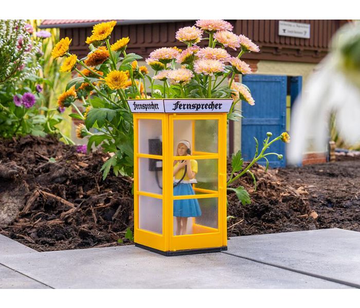Telephone Box with Figure Kit