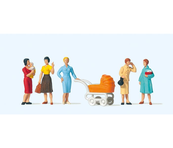 Women (5) & Pram Exclusive Figure Set