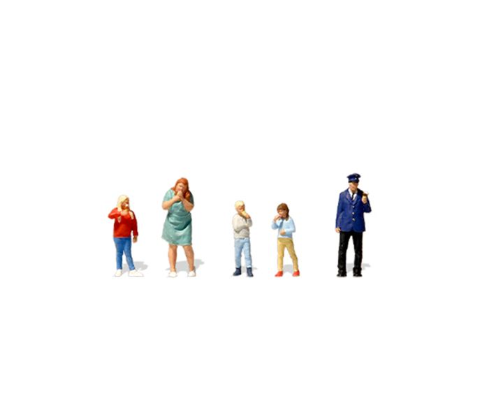Enjoying Ice Cream (5) Exclusive Figure Set