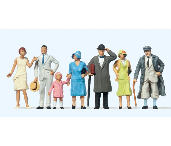 Passers By Circa 1925 (7) Figure Set