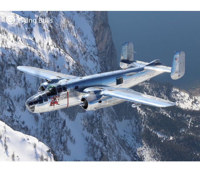 Flying Bulls 25th B-25J Mitchell Gift Set (1:48 Scale)