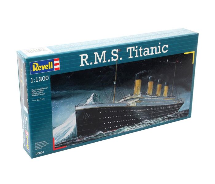RMS Titanic Starter Kit (1:1200 Scale)