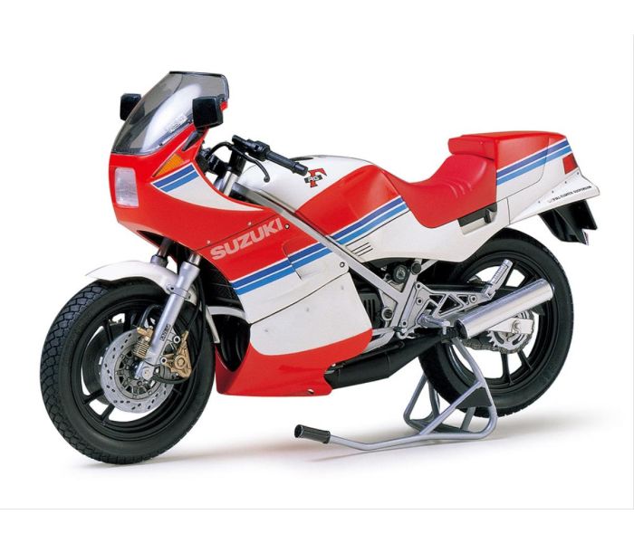 Suzuki RG250 R Gamma Full Option (1:12 Scale)