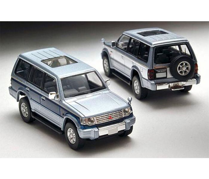 30212 Mitsubishi Pajero Exceed Z Silver/White