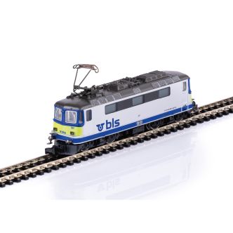 m16884.jpg
