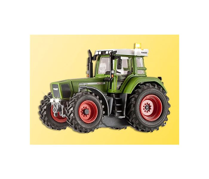 Fendt Vario Favorit 926 with Lighting