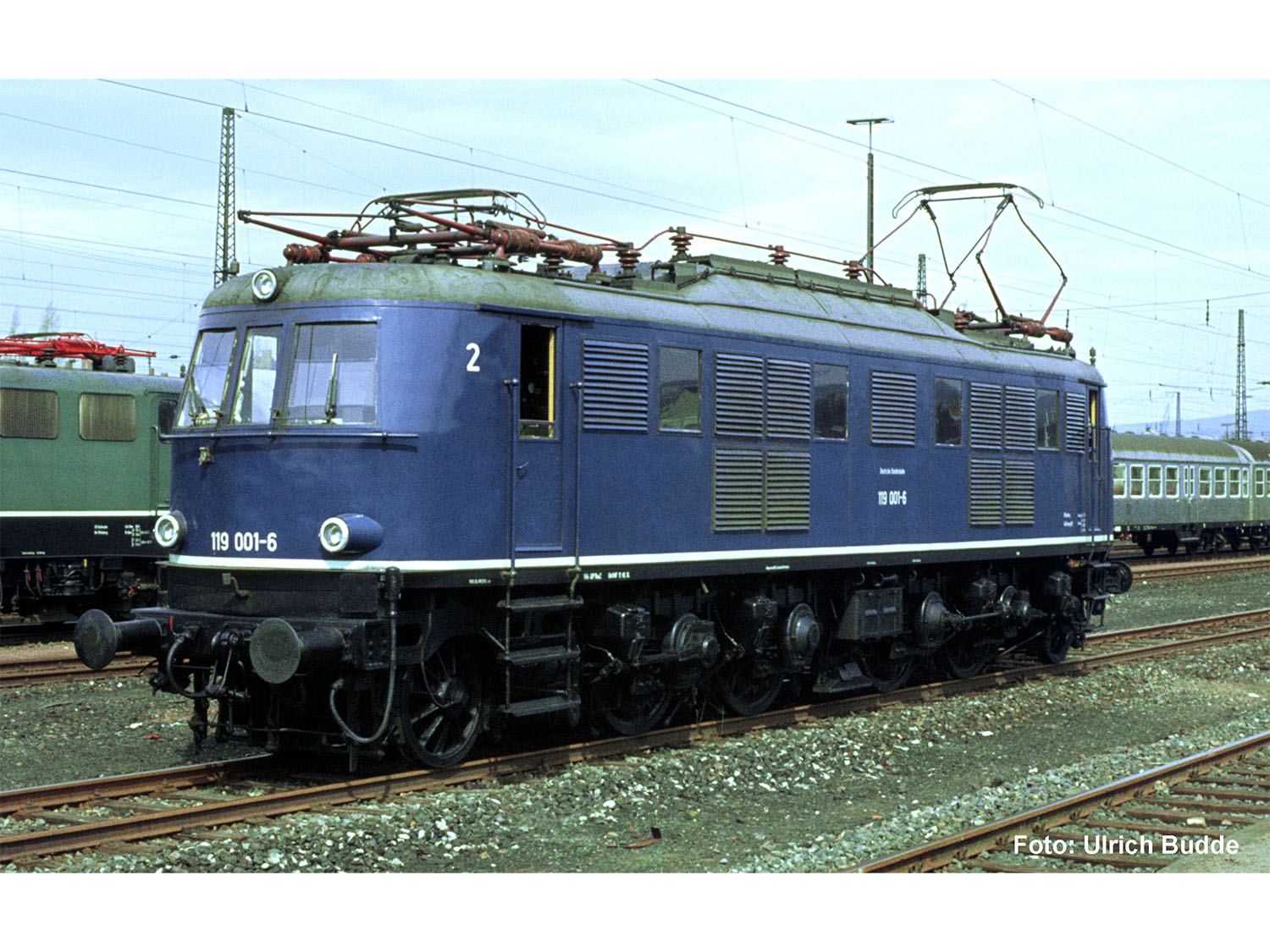 PIKO (HO) Cinq locomotives : électrique CSD ES4990001